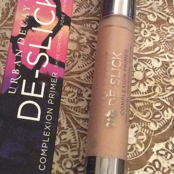 NIB URBAN DECAY De Slick Complexion Primer - Picture 3 of 3